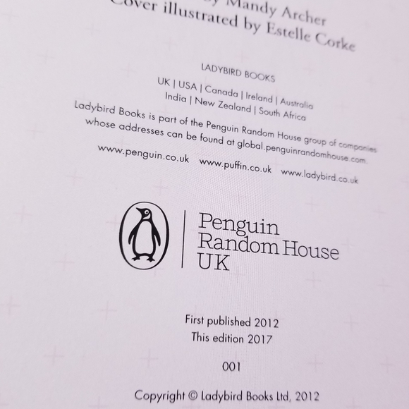 Set of 2 hardcover childrens books of Favorite Stories and Bedtime Tales - Picture 5 of 14